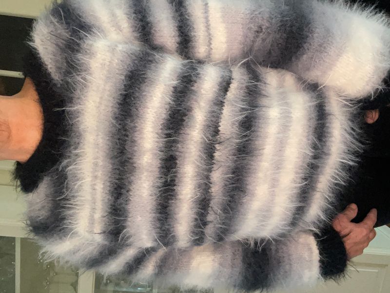 Fluffy Sweater.Oppskrift