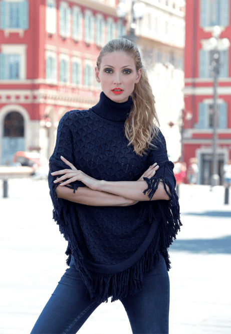 Hovedbilde Høyhalset Poncho. Oppskrift