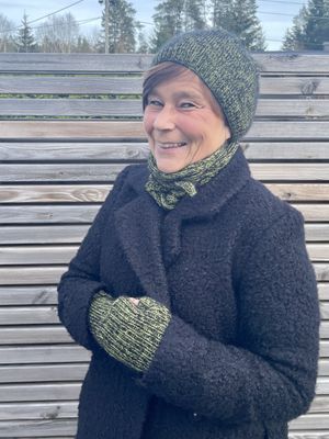 Posh lue, skjerf og pulsvanter. Oppskrift.