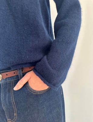 Plain Yoke Cashmere. Kun garn, link til oppskrift under.