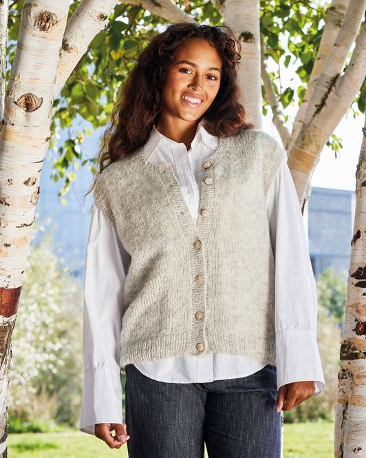 Hovedbilde Nanna vest. Garnpakke